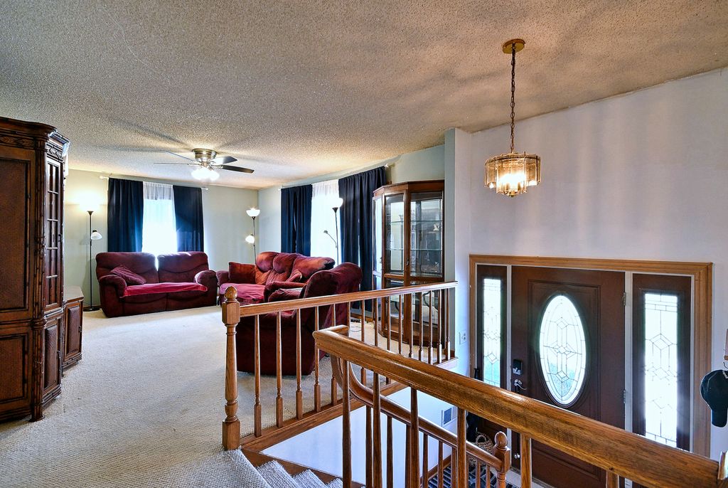 741 N Michigan Street, Elmhurst, IL 60126 — photo 2