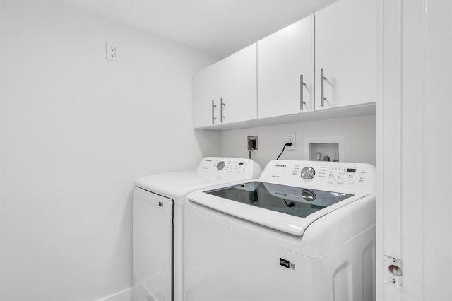 7290 Kinghurst Drive 301, Delray Beach, FL 33446