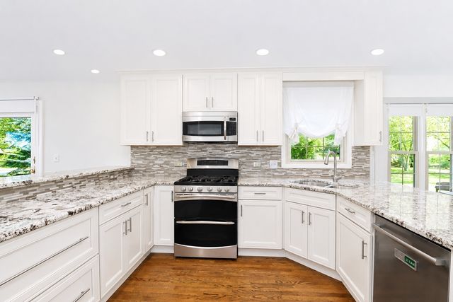 129 N Windsor Circle, Bloomingdale, IL 60108