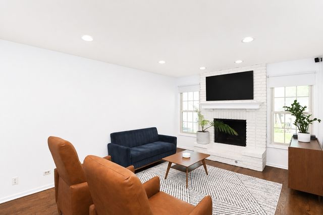 129 N Windsor Circle, Bloomingdale, IL 60108