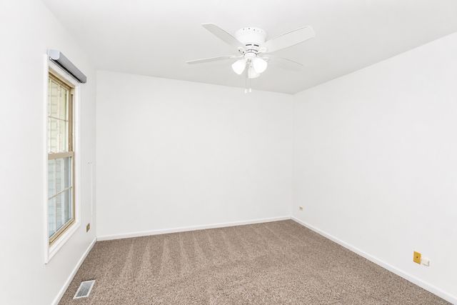 129 N Windsor Circle, Bloomingdale, IL 60108