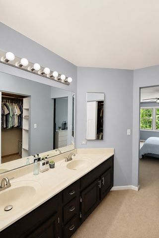 129 N Windsor Circle, Bloomingdale, IL 60108