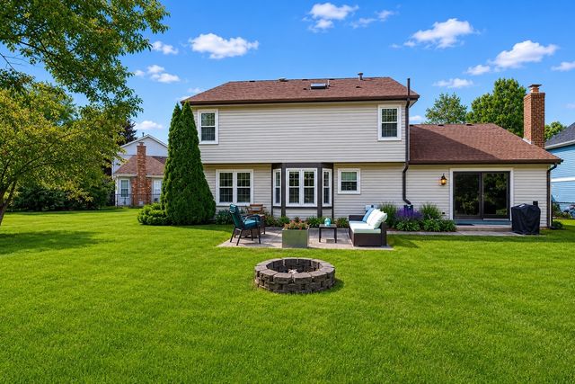 129 N Windsor Circle, Bloomingdale, IL 60108