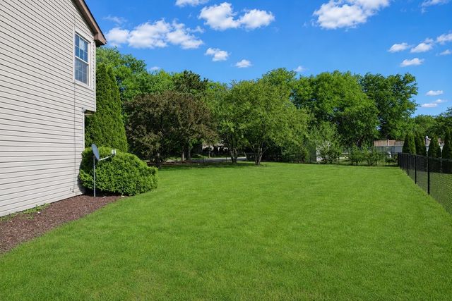 129 N Windsor Circle, Bloomingdale, IL 60108