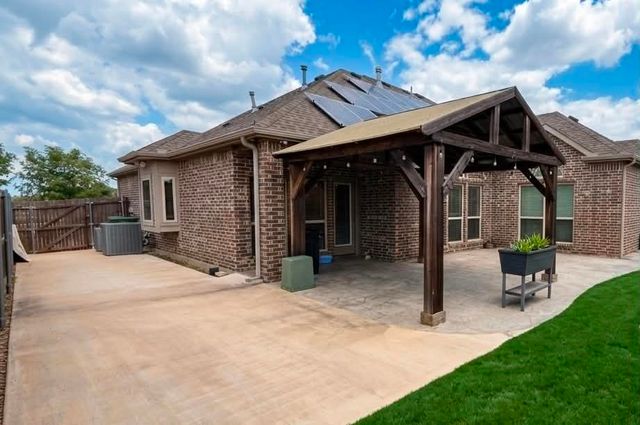 1410 Nighthawk Lane, Mansfield, TX 76063