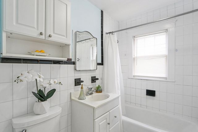 48 Gilbert Rd 48, Belmont, MA 02478