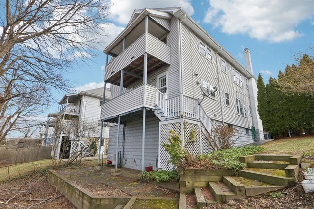 48 Gilbert Rd 48, Belmont, MA 02478