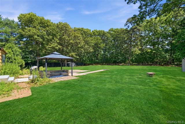 43 Margin Drive W, Shirley, NY 11967