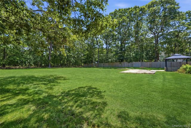 43 Margin Drive W, Shirley, NY 11967