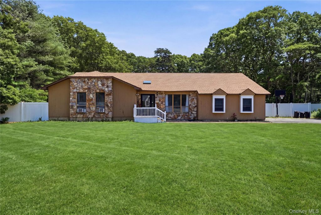 43 Margin Drive W, Shirley, NY 11967
