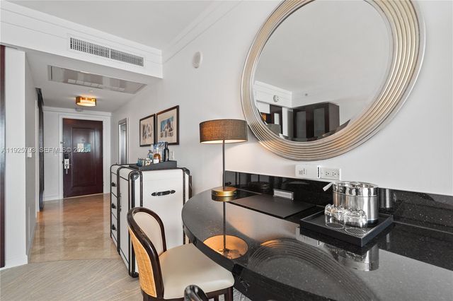 4391 Collins Ave 1814, Miami Beach, FL 33140