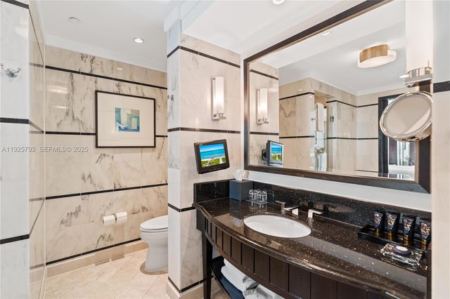 4391 Collins Ave 1814, Miami Beach, FL 33140