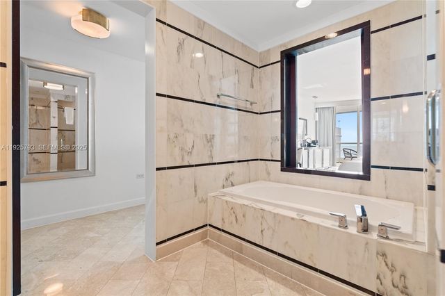 4391 Collins Ave 1814, Miami Beach, FL 33140