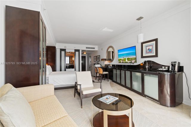 4391 Collins Ave 1814, Miami Beach, FL 33140