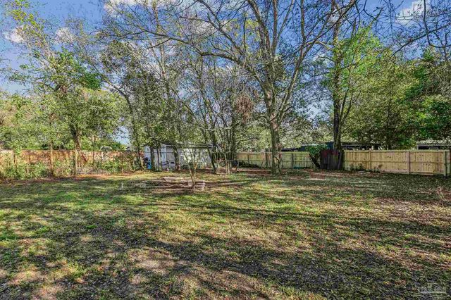 833 W Michigan Ave, Pensacola, FL 32505