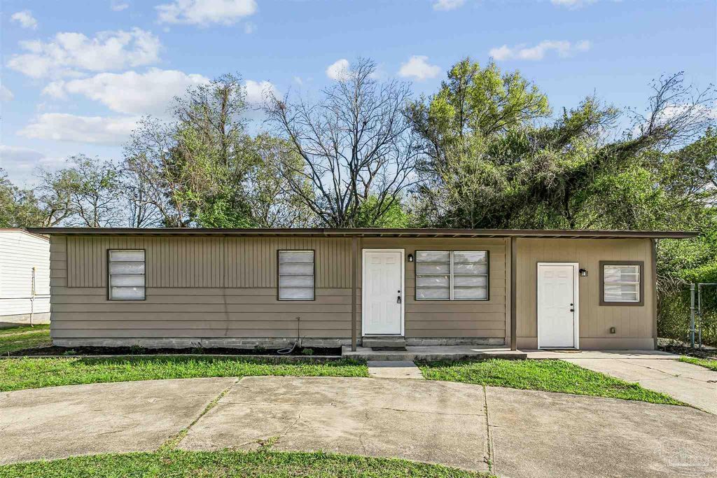 833 W Michigan Ave, Pensacola, FL 32505