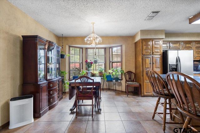 13804 Birchwood Cir, Lindale, TX 75771