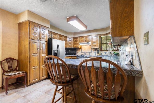 13804 Birchwood Cir, Lindale, TX 75771