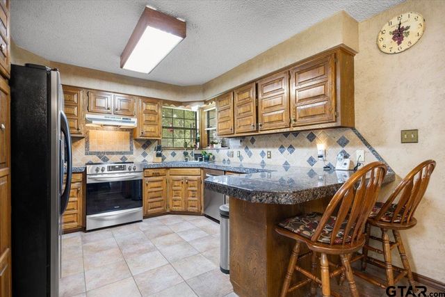 13804 Birchwood Cir, Lindale, TX 75771