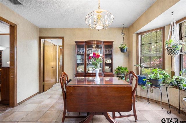 13804 Birchwood Cir, Lindale, TX 75771