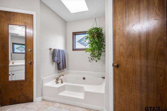 13804 Birchwood Cir, Lindale, TX 75771