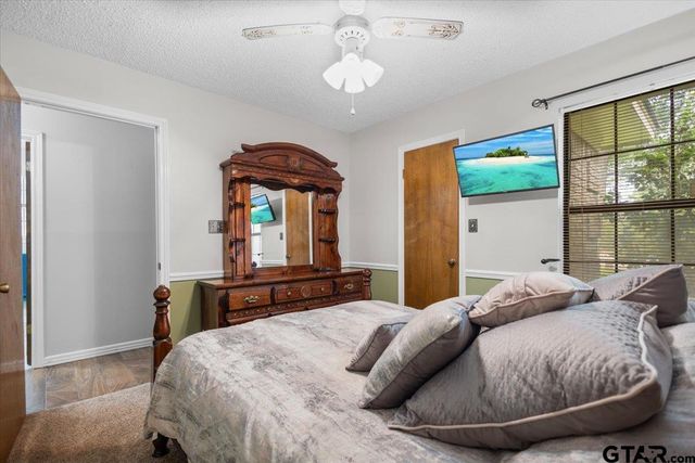 13804 Birchwood Cir, Lindale, TX 75771