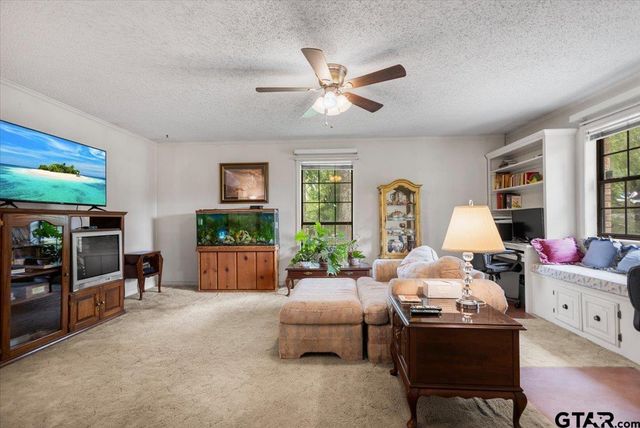13804 Birchwood Cir, Lindale, TX 75771