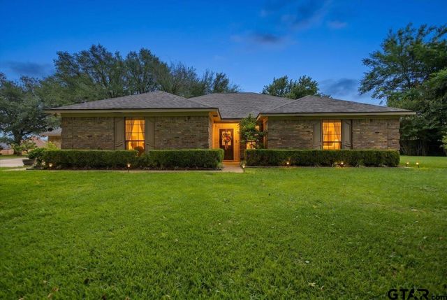 13804 Birchwood Cir, Lindale, TX 75771