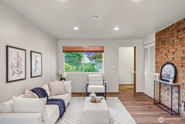 1208 172nd Avenue NE, Bellevue, WA 98008