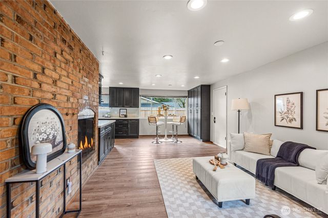 1208 172nd Avenue NE, Bellevue, WA 98008