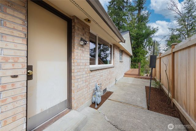 1208 172nd Avenue NE, Bellevue, WA 98008