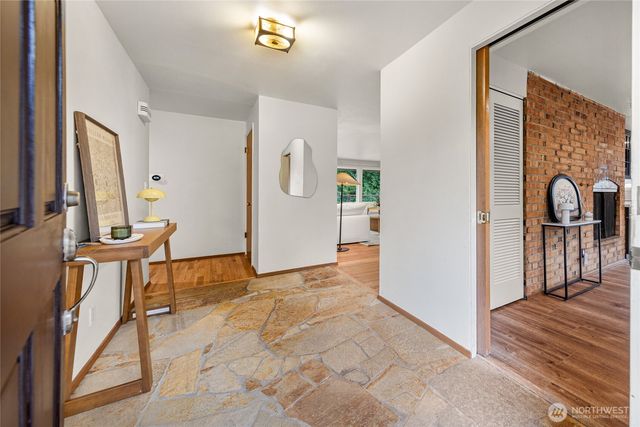 1208 172nd Avenue NE, Bellevue, WA 98008