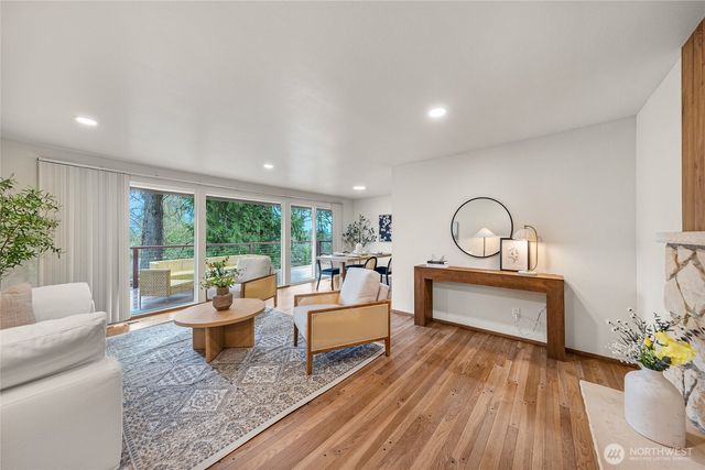 1208 172nd Avenue NE, Bellevue, WA 98008