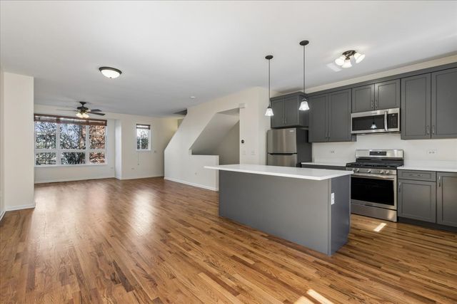 3224 N Kilbourn Avenue 11, Chicago, IL 60641