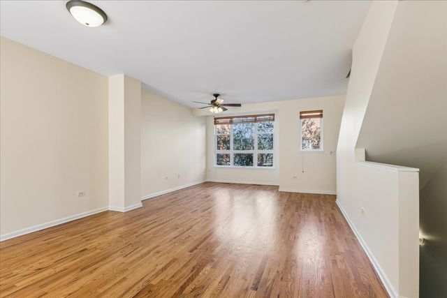 3224 N Kilbourn Avenue 11, Chicago, IL 60641