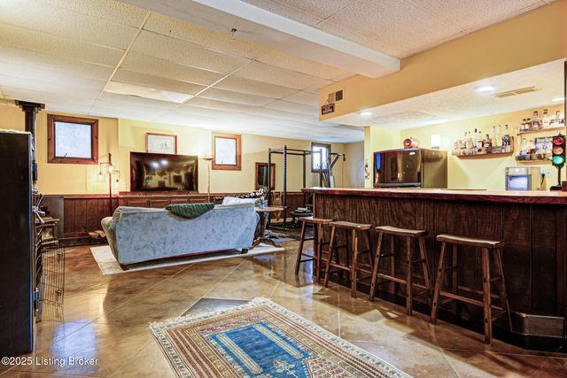 9400 Floydsburg Rd, Louisville, KY 40245