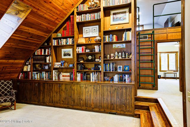 9400 Floydsburg Rd, Louisville, KY 40245