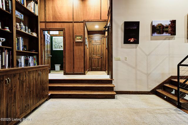 9400 Floydsburg Rd, Louisville, KY 40245