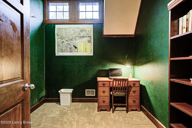 9400 Floydsburg Rd, Louisville, KY 40245