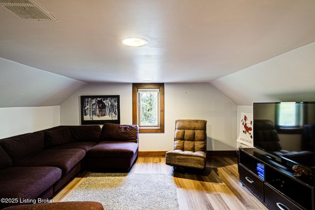 9400 Floydsburg Rd, Louisville, KY 40245