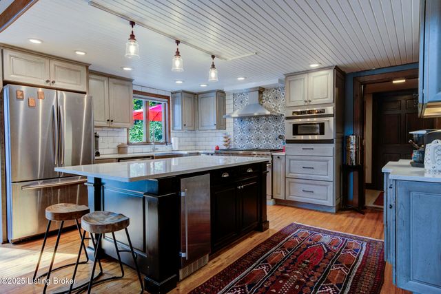 9400 Floydsburg Rd, Louisville, KY 40245