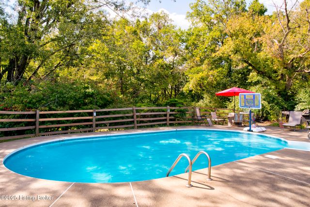 9400 Floydsburg Rd, Louisville, KY 40245