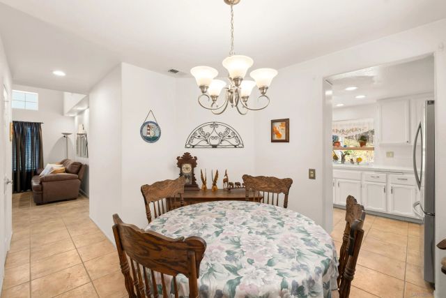 2062 Susan Ct, Escondido, CA 92026