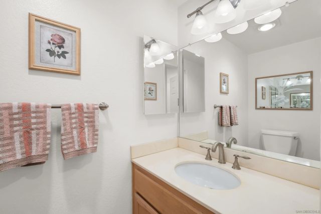 2062 Susan Ct, Escondido, CA 92026