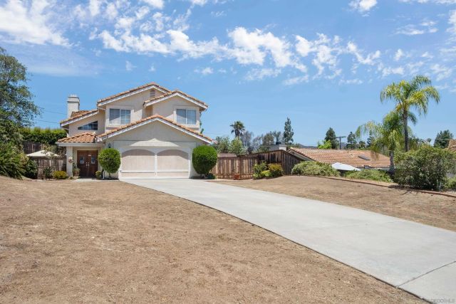 2062 Susan Ct, Escondido, CA 92026