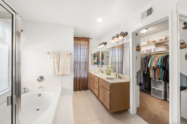 2062 Susan Ct, Escondido, CA 92026