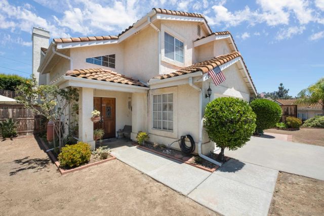 2062 Susan Ct, Escondido, CA 92026