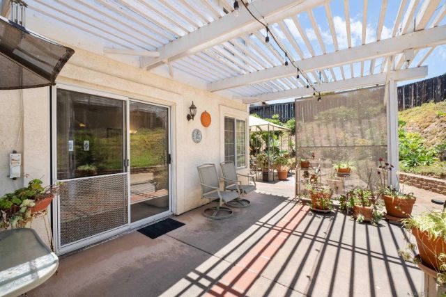2062 Susan Ct, Escondido, CA 92026