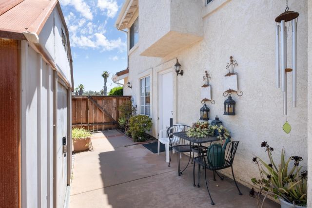 2062 Susan Ct, Escondido, CA 92026