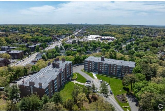 1 Stonehill 5C, Stoneham, MA 02180